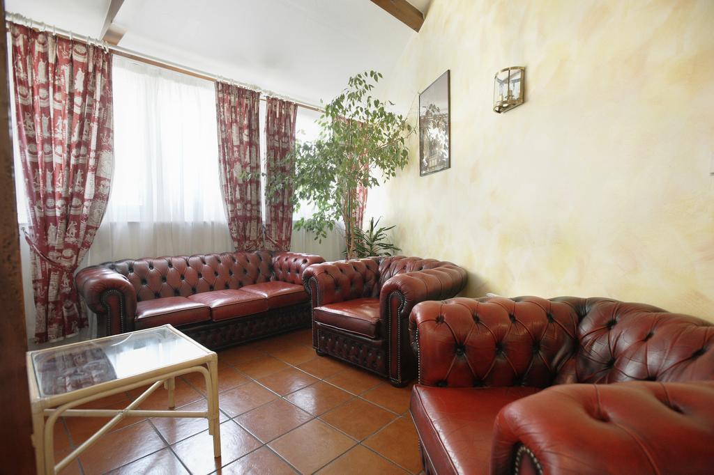 - Montagne Verte & Restaurant Louisiane 2*