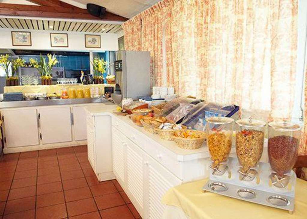 - Montagne Verte & Restaurant Louisiane Hotel
